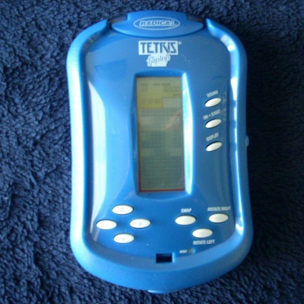 ❤️ Vintage 2005 Radica TETRIS Flip top Lighted Screen Electronic Hand Held Game